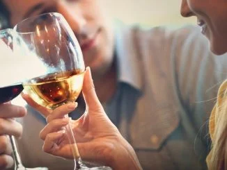 Study reveals certain occupations may be linked with heavy drinking - Vigor Column